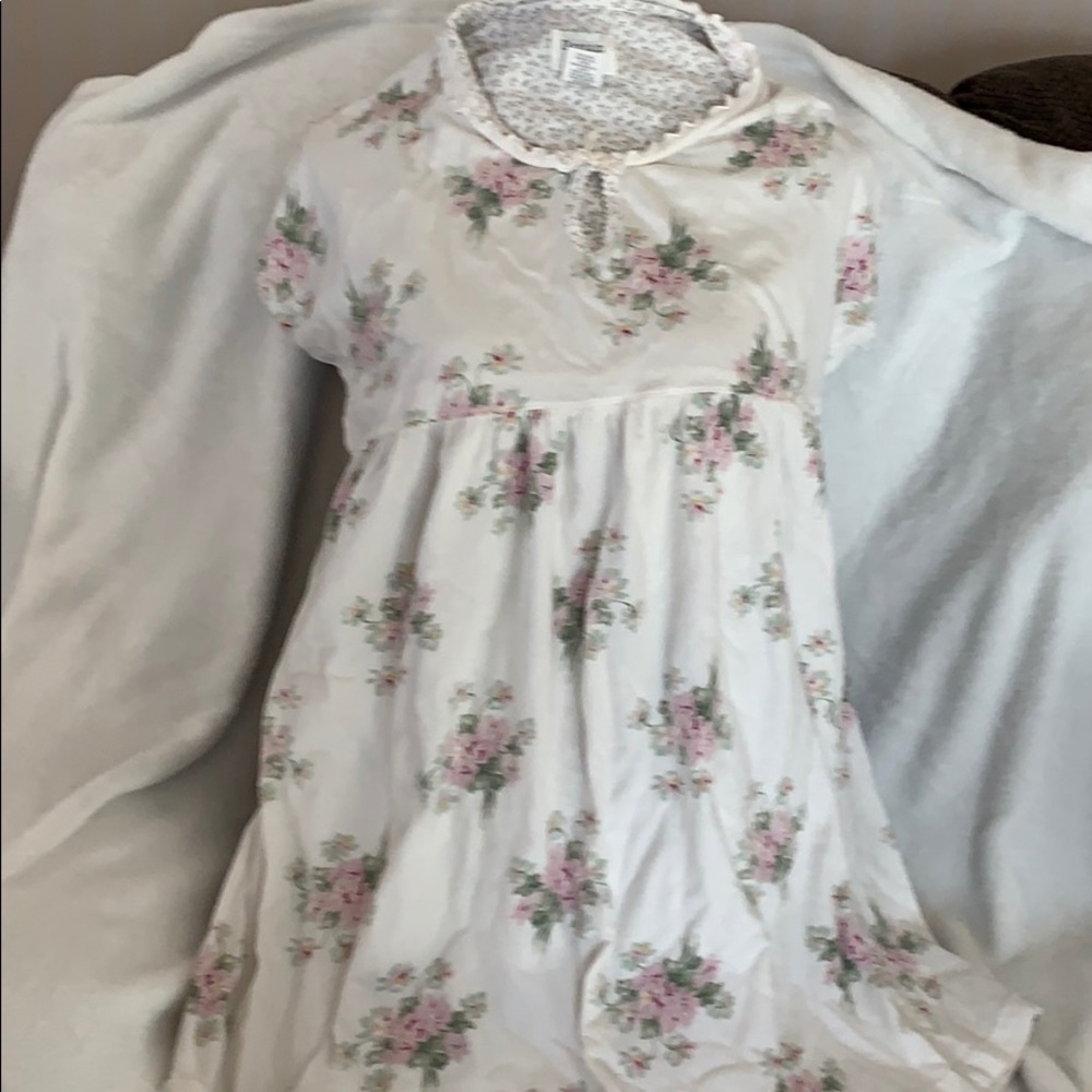 Dream cafe nightgown medium